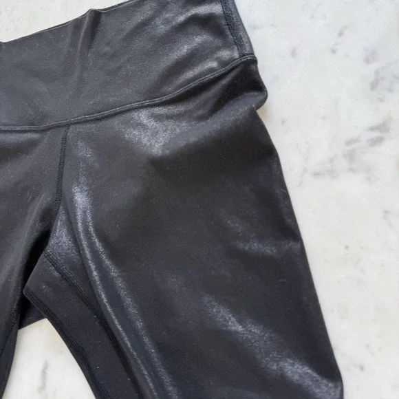 Lululemon Align High-Rise Short 8" Shine Radiate Foil Print Black Size 6 - Picture 4 of 8